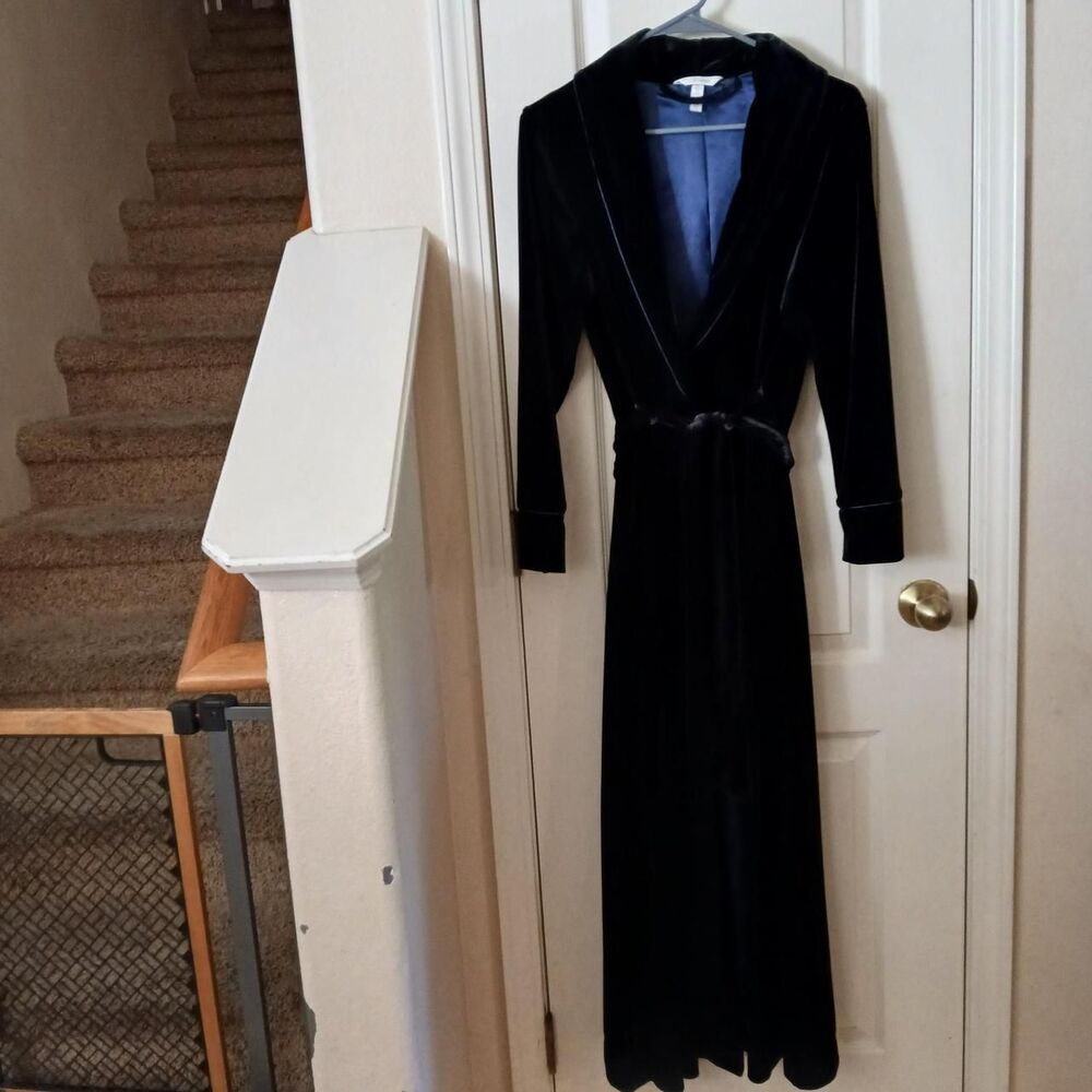 Soma Navy Blue Velvet Wrap Robe S/M Old Money Quiet Luxury Minimalist Classic
